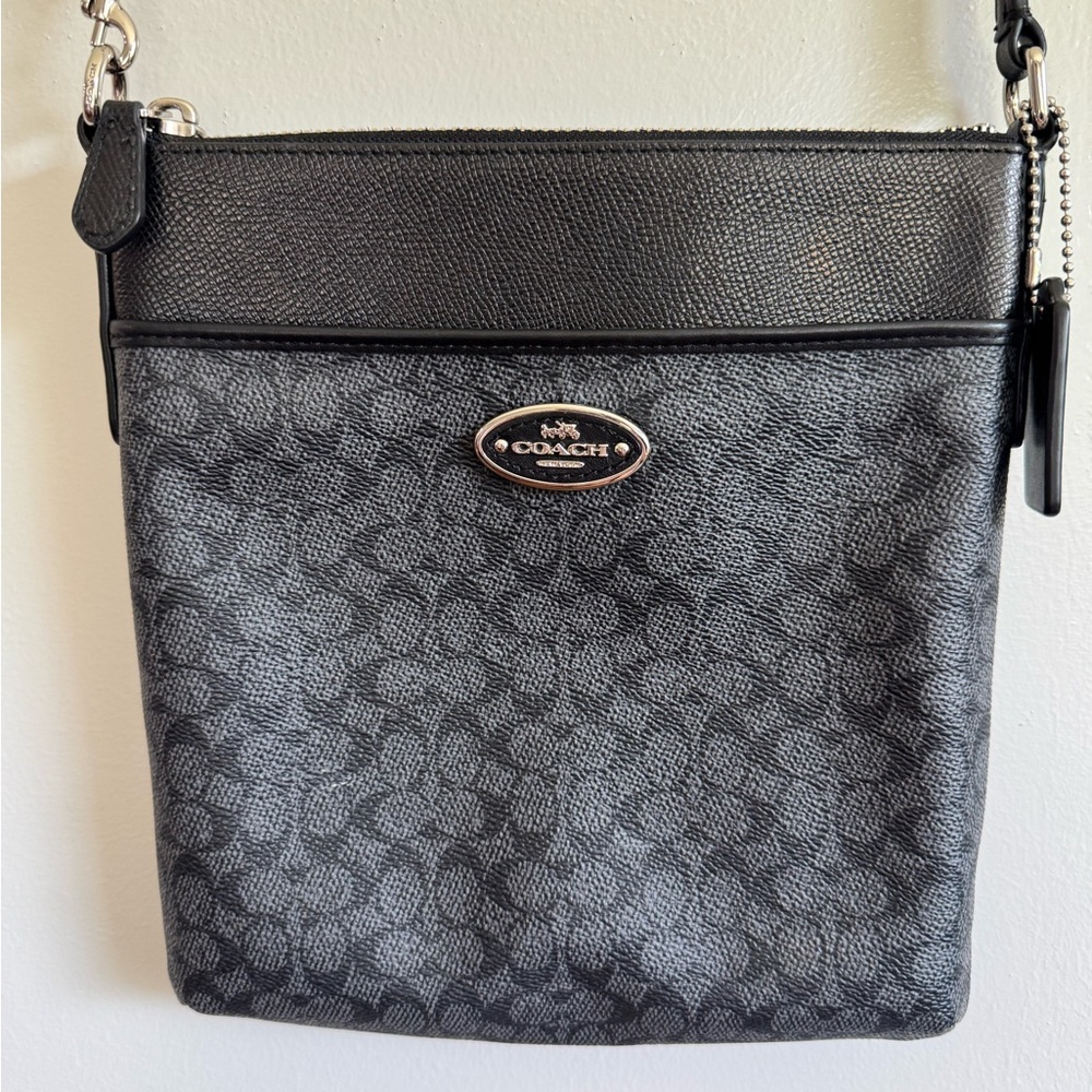 Coach Signature Crossbody Purse 53006 Black Grey Adjustable Strap Classic Small